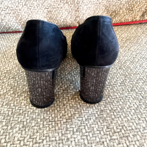Stuart Weitzman Vintage Suede Pumps with Mirrored Heel, size 6.5 B - Picture 2 of 4